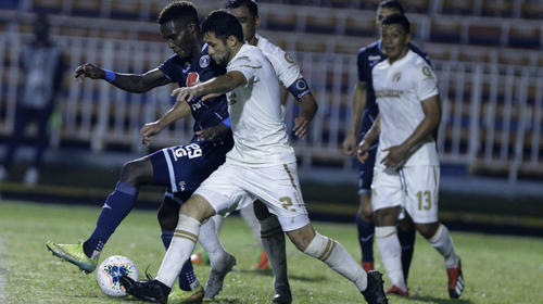 Hist&oacute;rica tanda de penales entre Comunicaciones y Motagua