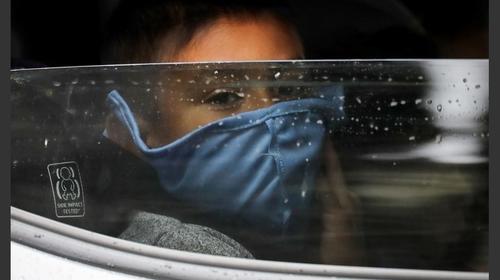 Piloto de Bienestar Social hurtó un celular a joven migrante