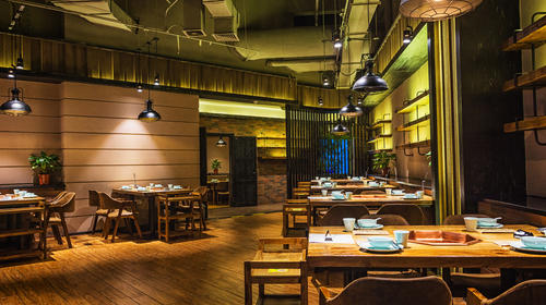 Colombia: Due&ntilde;o de restaurante evita robo al atacar a ladrones 