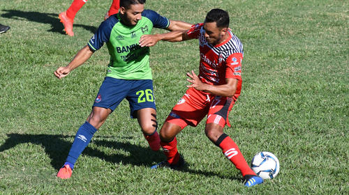 Municipal vence a Sacachispas y afianza el liderato en la tabla 