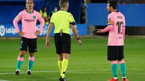 &iquest;Messi merec&iacute;a la tarjeta roja tras tirar pelotazo al &aacute;rbitro?
