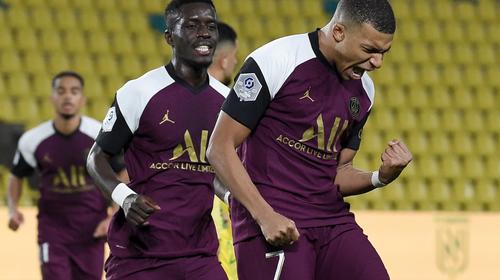 El Paris Saint-Germain golea al Nantes y domina la Ligue 1