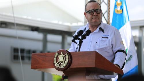 Giammattei: "La voluntad es más fuerte que un cochino virus"