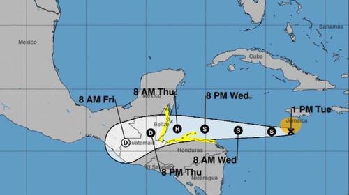 Giammattei gira instrucciones ante llegada de tormenta "Nana"