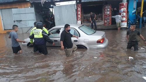 Neto Bran ofrece disculpas por una inundación en Mixco