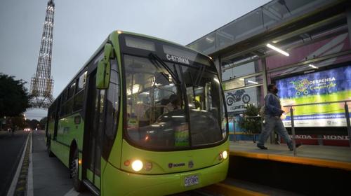 Denuncian bus de Transmetro por incumplir distanciamiento físico