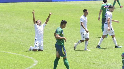 Los Cremas ganan con doblete del "T&iacute;n" Herrera 