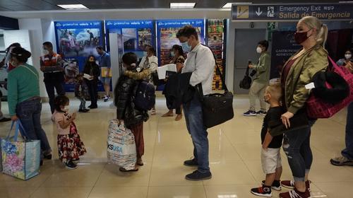 Esto es lo que sabe del pasajero con Covid-19 en el aeropuerto