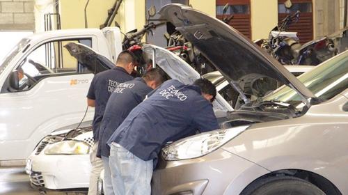 ¿Cómo solicitar una cita para un expertaje de vehículo?