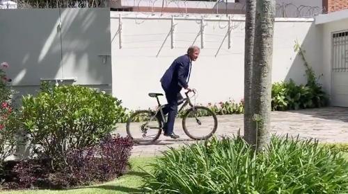 En bicicleta: Embajador de Suecia inicia proceso de acreditación 
