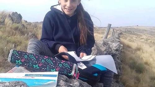 Argentina: 3 kilómetros para conectarse a sus clases virtuales