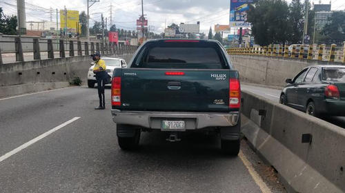 Las multas que pagará el piloto ebrio que condujo contra la vía