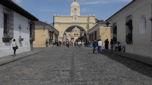 El hombre que pide dinero en Antigua y dice tener Covid-19
