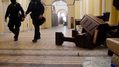 El video de la mujer baleada por la policía en el Capitolio 