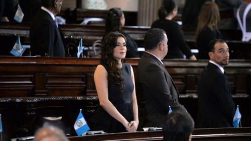 Oficializan a Patricia Sandoval como jefa de bancada de FCN