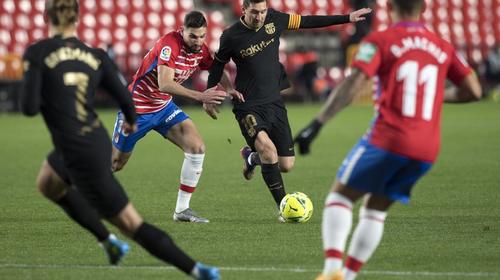 Messi hace doblete de golazos y el Barcelona le gana al Granada