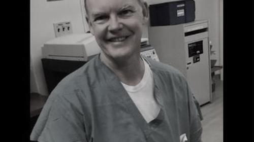 Covid-19: Médico fallece semanas después de recibir la vacuna 