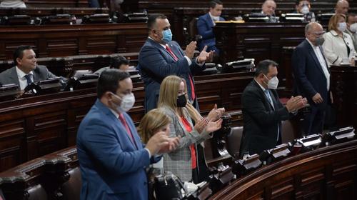 Covid-19: Aprueban de urgencia nacional ley para comprar vacunas