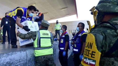 México recibe un fuerte cargamento de vacunas contra el Covid-19