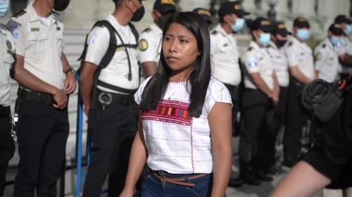 Yalitza Aparicio filma escenas frente al Palacio Nacional