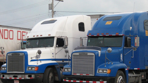 Multar&aacute;n a transporte pesado por no circular en carril derecho 