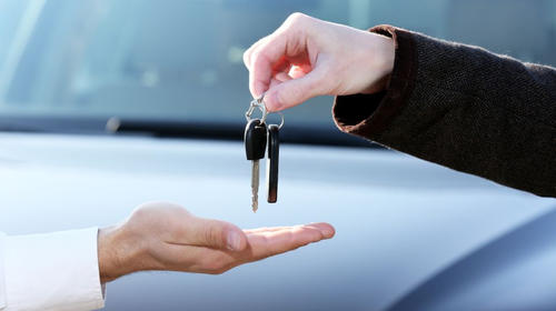 Este es el proceso para el traspaso de vehículos ante la SAT