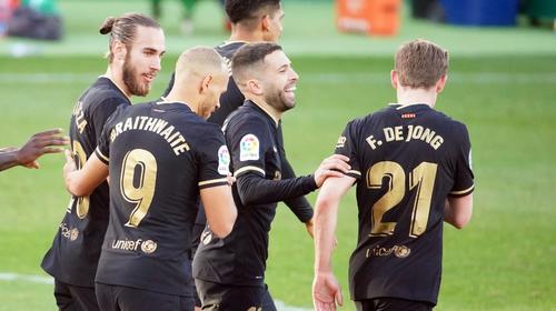 El Barcelona, sin Messi, sufre pero le gana al Elche en La Liga