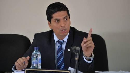 Mynor Moto pidió licencia sin goce de salario para ausentarse