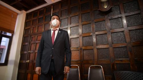 Esperan a Moto a la salida de la CC y lanzan acusaciones (video)