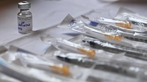 Vacunas Covid-19: Primer env&iacute;o ser&aacute; de 100 mil dosis