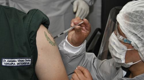 Covid-19: ¿Qué hacer antes y después de recibir la vacuna? 