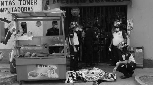 Video revela momento en que asesinan a un vendedor de pollo