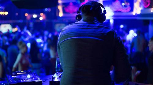 Ley Seca: Mujer muere en balacera dentro de una discoteca