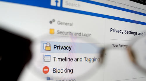 Facebook insiste en rastrear datos privados