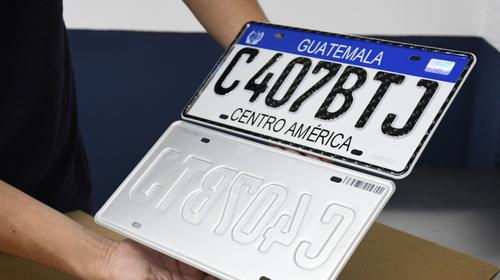 SAT habilitará 40 centros para entregar nuevas placas