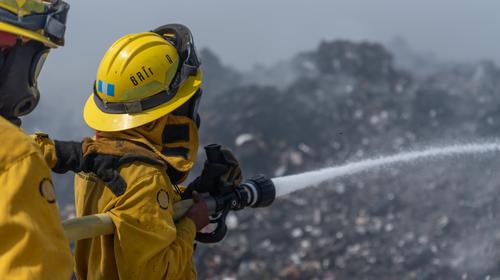 Recomendaciones por el humo tóxico del incendio en Villa Nueva