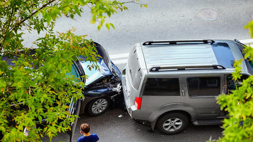 Mujer huye de su expareja en una persecución a toda velocidad
