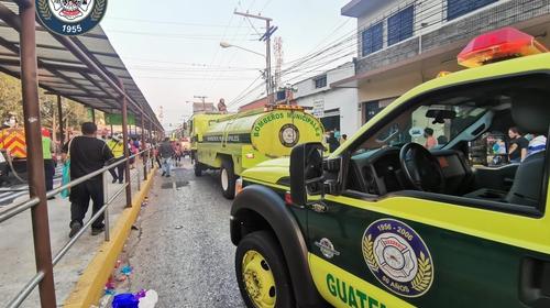 Incendio consume piñatería frente al parque Colón