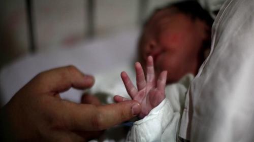 Una comadrona fue la clave para recuperar a bebé raptada