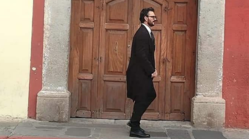 Captan a Ricardo Arjona en Antigua Guatemala (video)