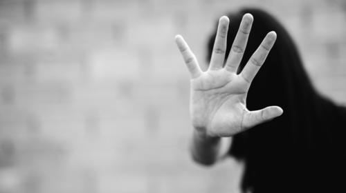 Vecinos atrapan a hombre que intentó abusar de una menor de edad