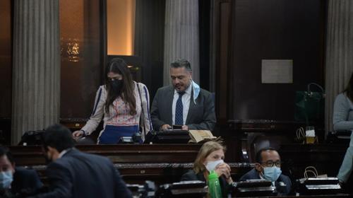 Patricia Sandoval presenta amparo para revertir expulsión de FCN