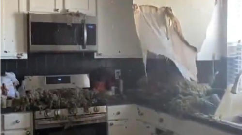 Casas colapsan en Texas debido al intenso frío y las nevadas