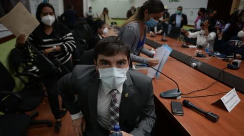 Viceministro dice desconocer quién es culpable por pruebas falsas