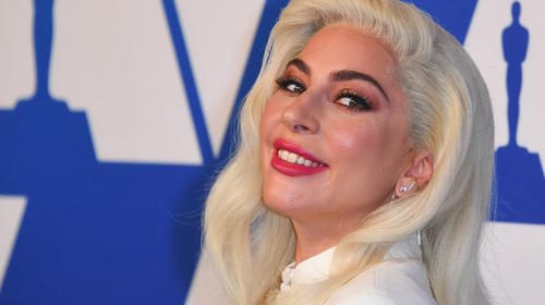 Mujer lleva perros de Lady Gaga a la Polic&iacute;a y cobra recompensa