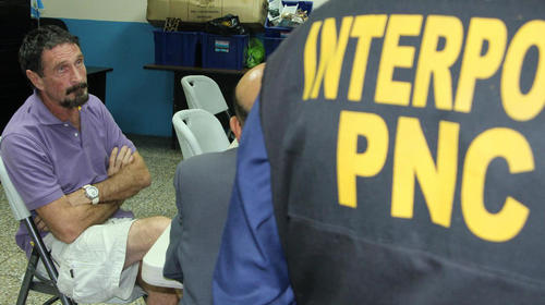 El d&iacute;a que la Interpol arrest&oacute; a John McAfee en Guatemala