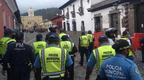 Antigua Guatemala: Capturan a tres policÃ­as por muerte de hombre