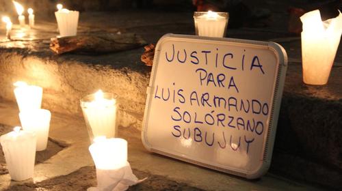 Antigua: Realizan vigilia por asesinato de Luis Armando Solórzano