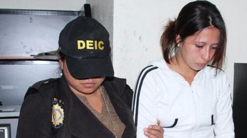 Detienen a mujer por trata de personas