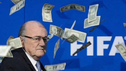 El millonario salario que deveng&oacute; Joseph Blatter en 2015 en la FIFA